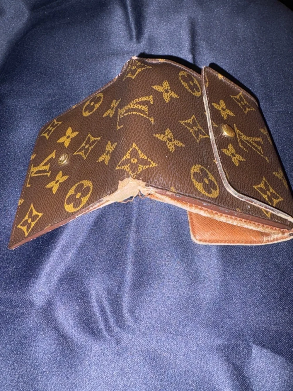 👛 Louis Vuitton Brown Monogram Elise Compact Wallet - Picture 13 of 15